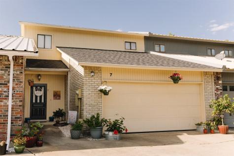 7 Shannon Court Drive Cuero TX 77954