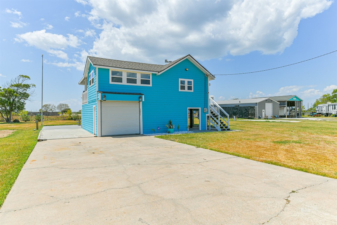 1041 N Monkhouse Drive Crystal Beach TX 77650