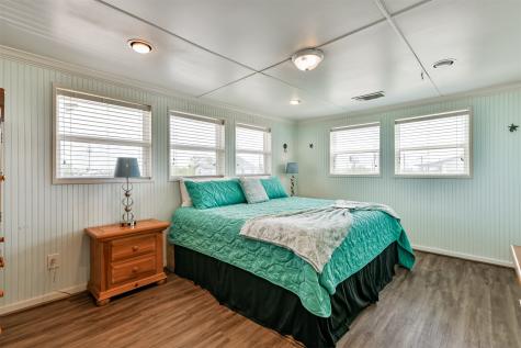 1041 N Monkhouse Drive Crystal Beach TX 77650