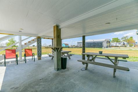 1041 N Monkhouse Drive Crystal Beach TX 77650