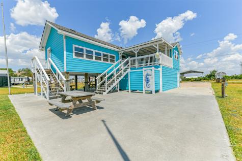 1041 N Monkhouse Drive Crystal Beach TX 77650