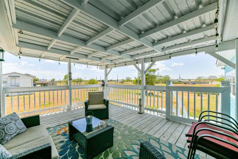 1041 N Monkhouse Drive Crystal Beach TX 77650