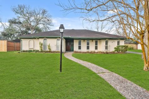 706 Quaker Drive Friendswood TX 77546