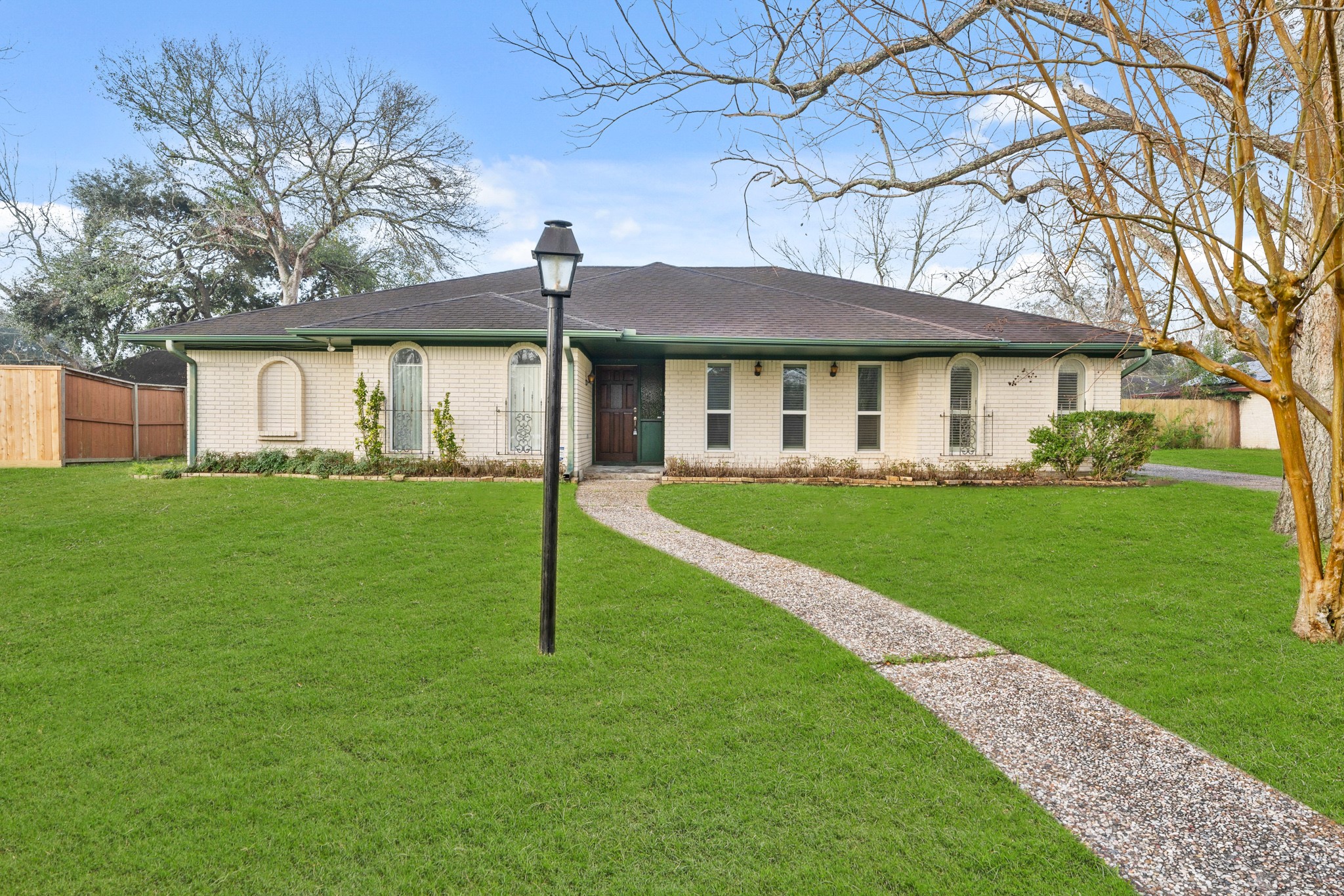 706 Quaker Drive Friendswood TX 77546