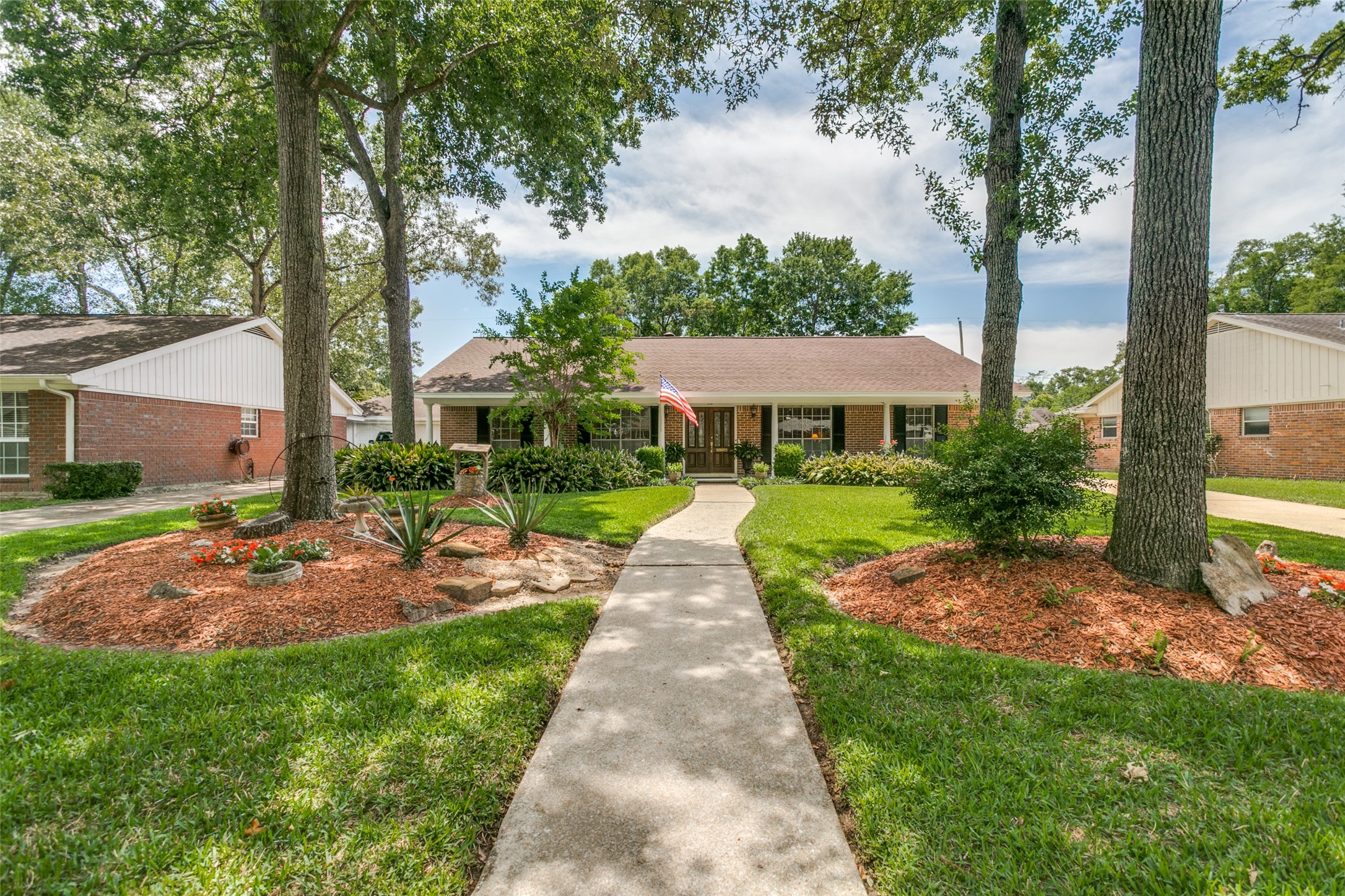 318 Hickory Ridge Drive El Lago TX 77586