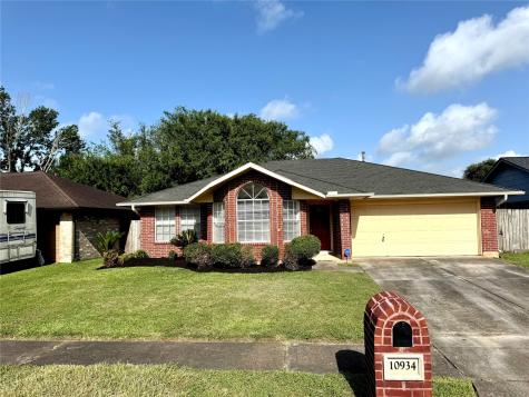 10934 Covered Bridge Street Houston TX 77075