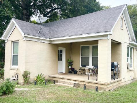 1002 E Bowie Avenue Crockett TX 75835