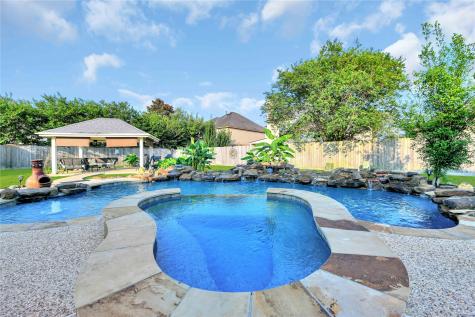 13046 Golden Water Court Houston TX 77044
