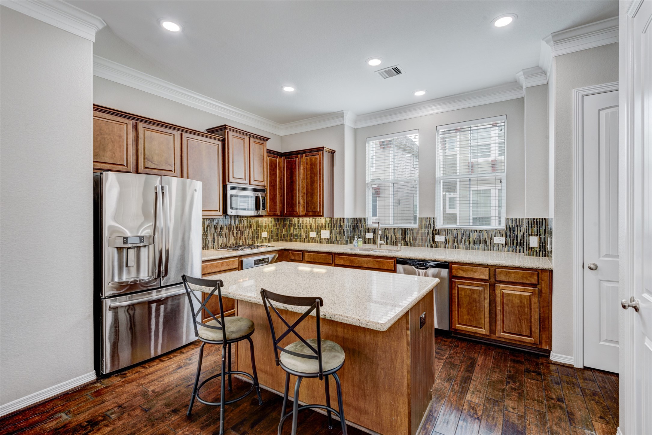1176 W 17th Street Houston TX 77008