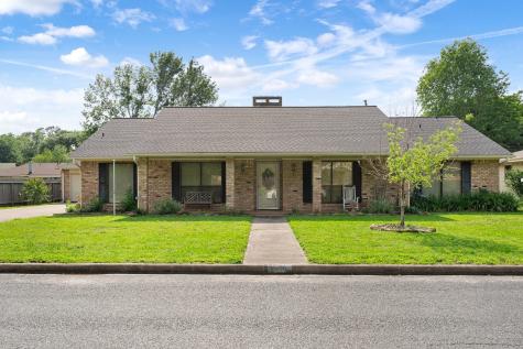 104 Hickory Street Huntsville TX 77320