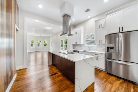 1612 Chestnut Street Houston TX 77009