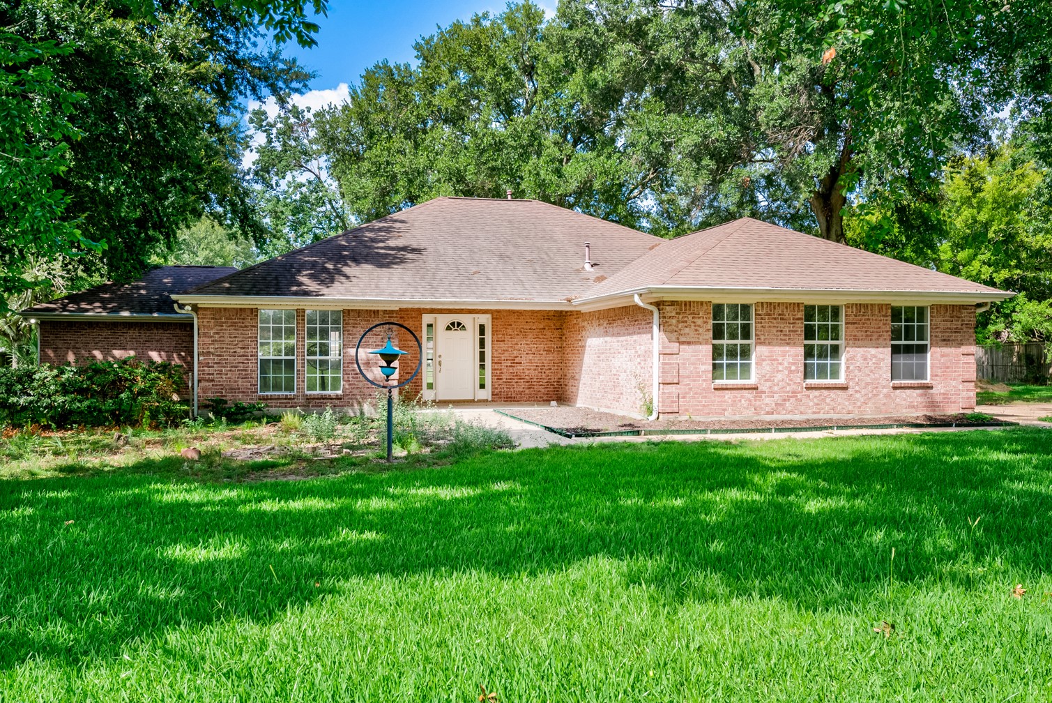 2201 Fairbanks Street Nederland TX 77627
