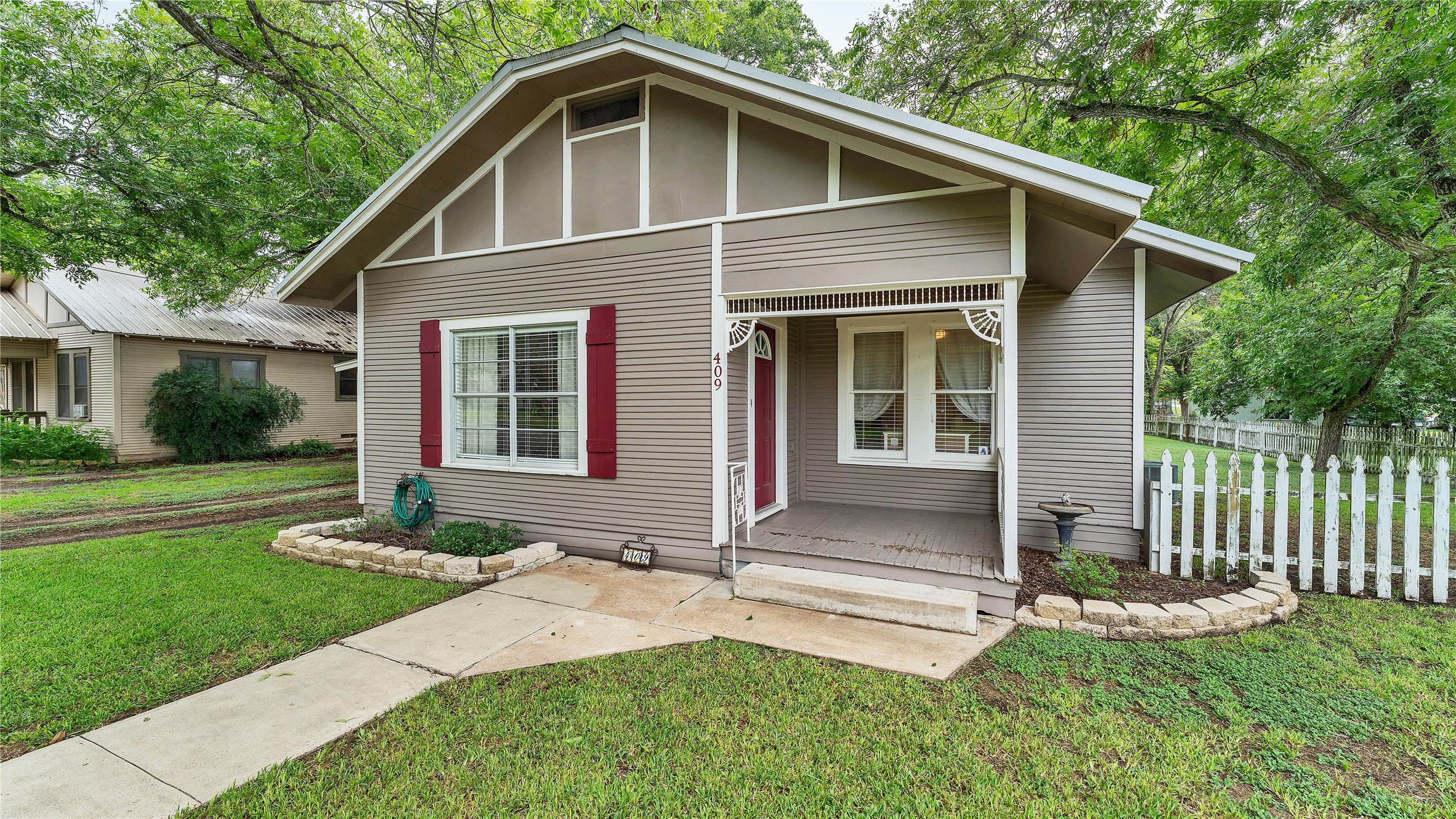 409 N Avenue G Shiner TX 77984