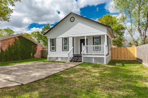 424 S Nugent Street La Porte TX 77571