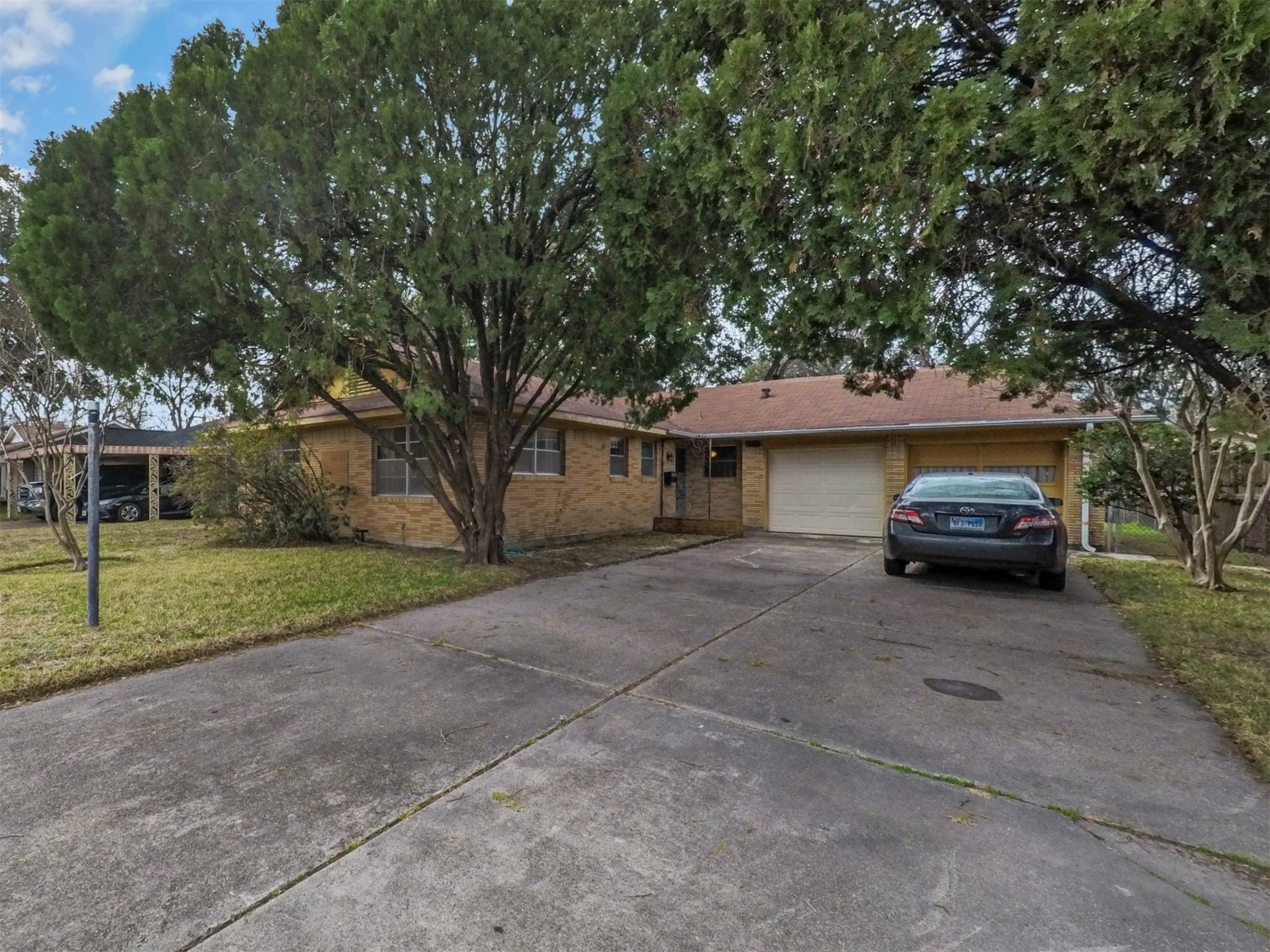 9211 Helmers Street Houston TX 77022