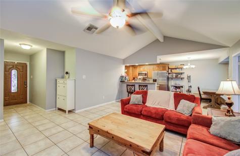 2413 Laura Lane Pearland TX 77581