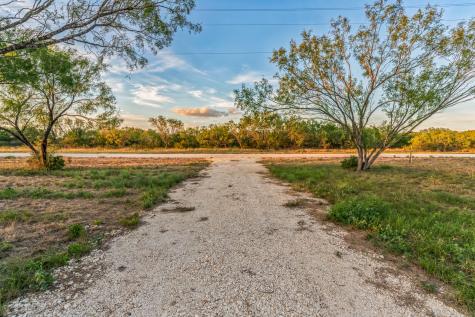 135 Frio Estates Drive Moore TX 78057
