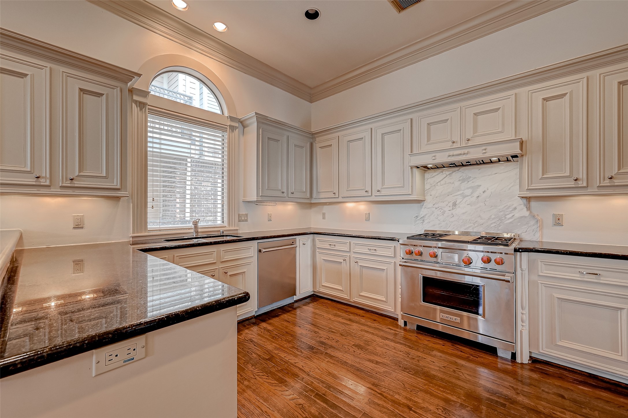 118 Vieux Carre Drive Houston TX 77009