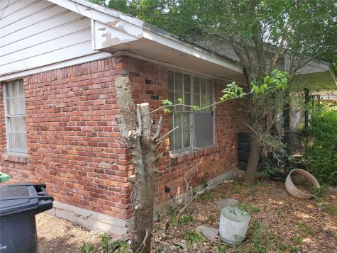 10221 Bretton Drive Houston TX 77016