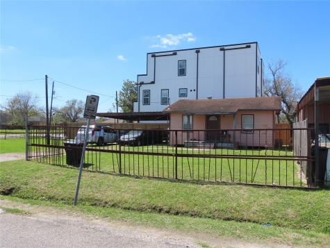 4235 Elmwood Street Houston TX 77051