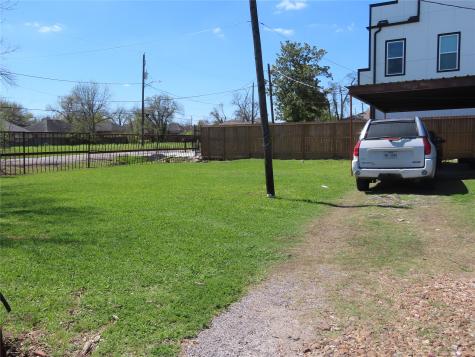 4235 Elmwood Street Houston TX 77051
