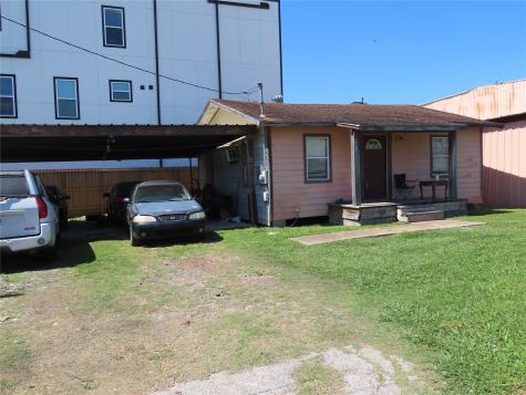 4235 Elmwood Street Houston TX 77051