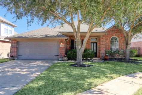 2208 Laurelglen Court League City TX 77573