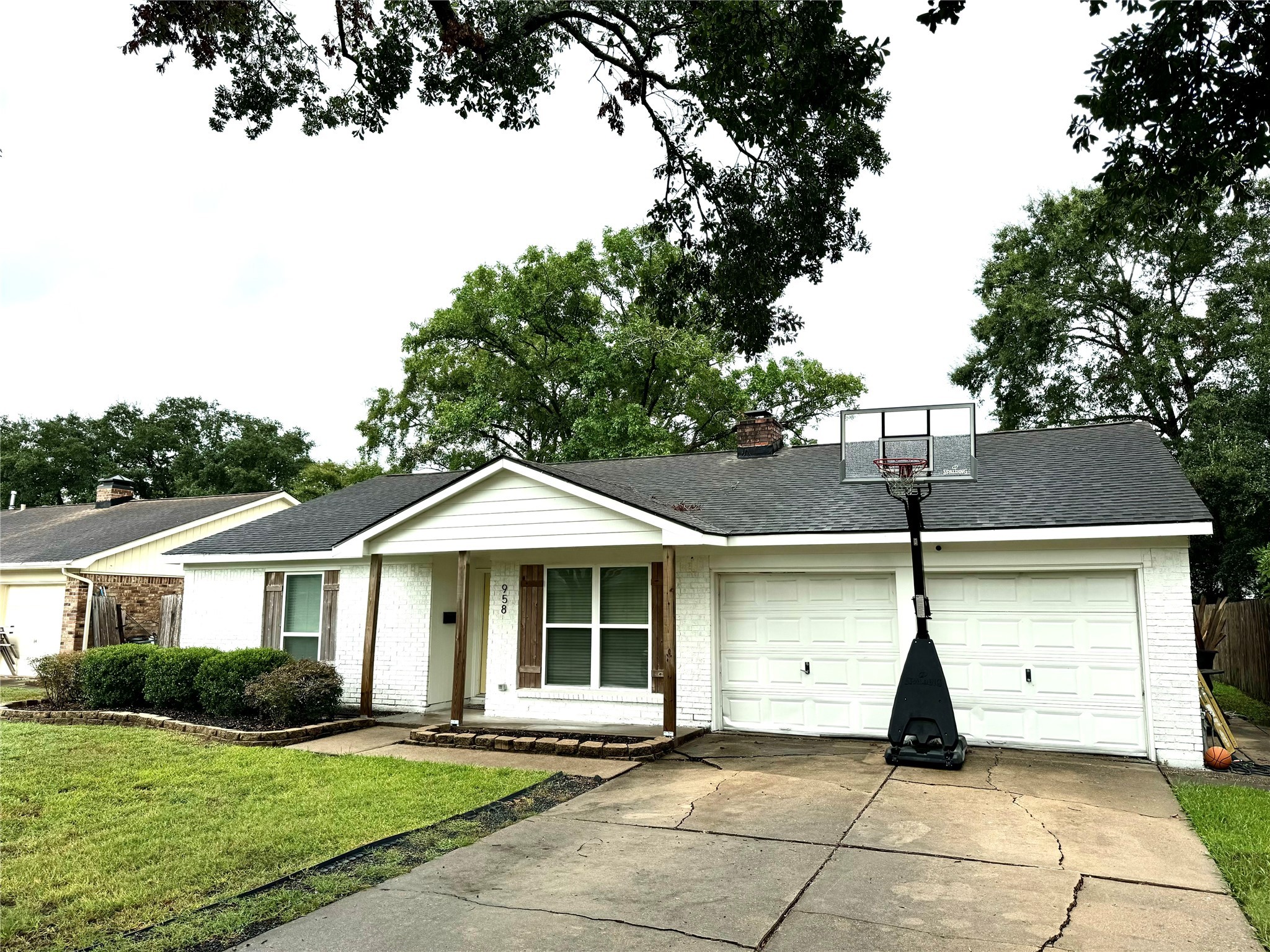 958 Neptune Lane Houston TX 77062