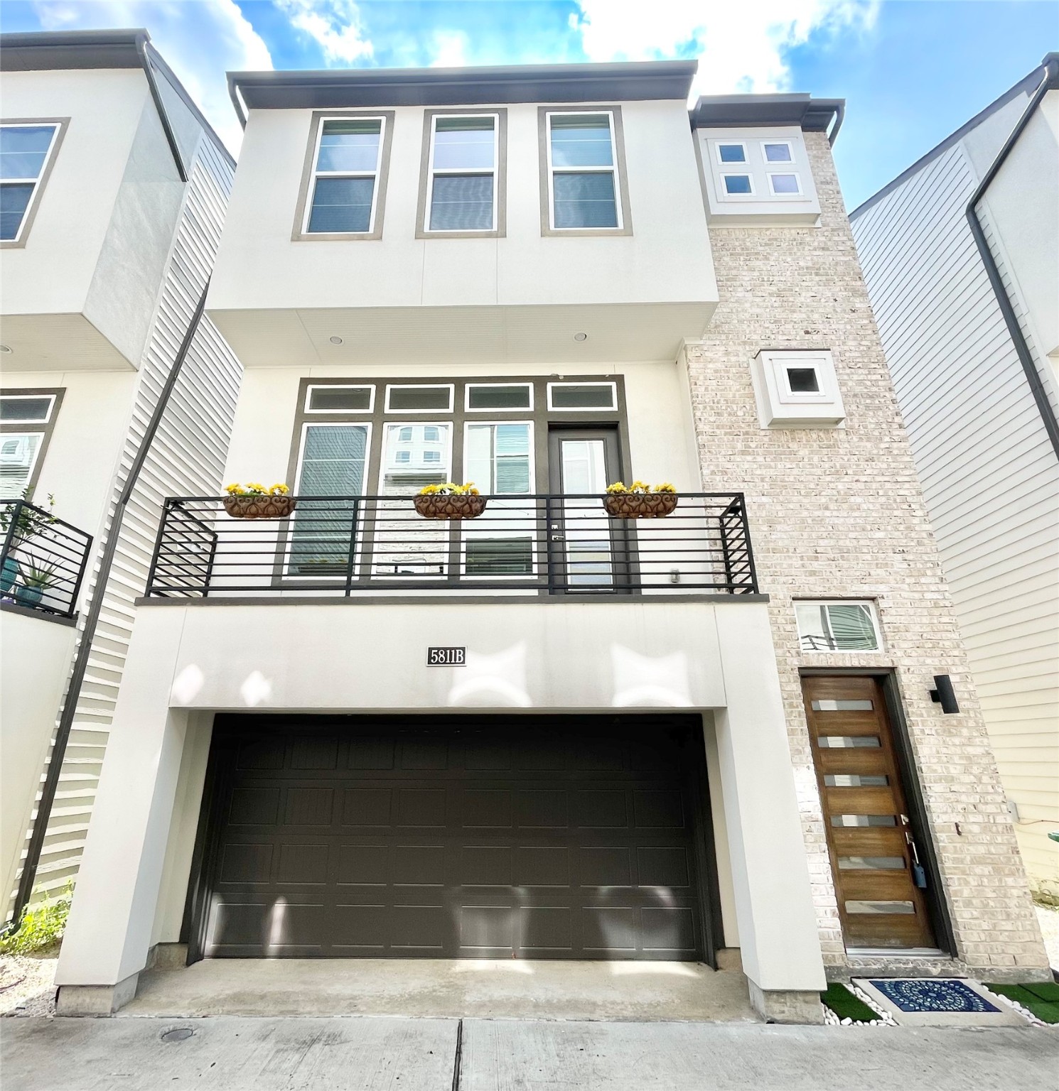 5811 Petty Street B Houston TX 77007