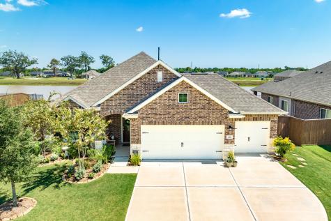 418 Bentwood Way Clute TX 77531