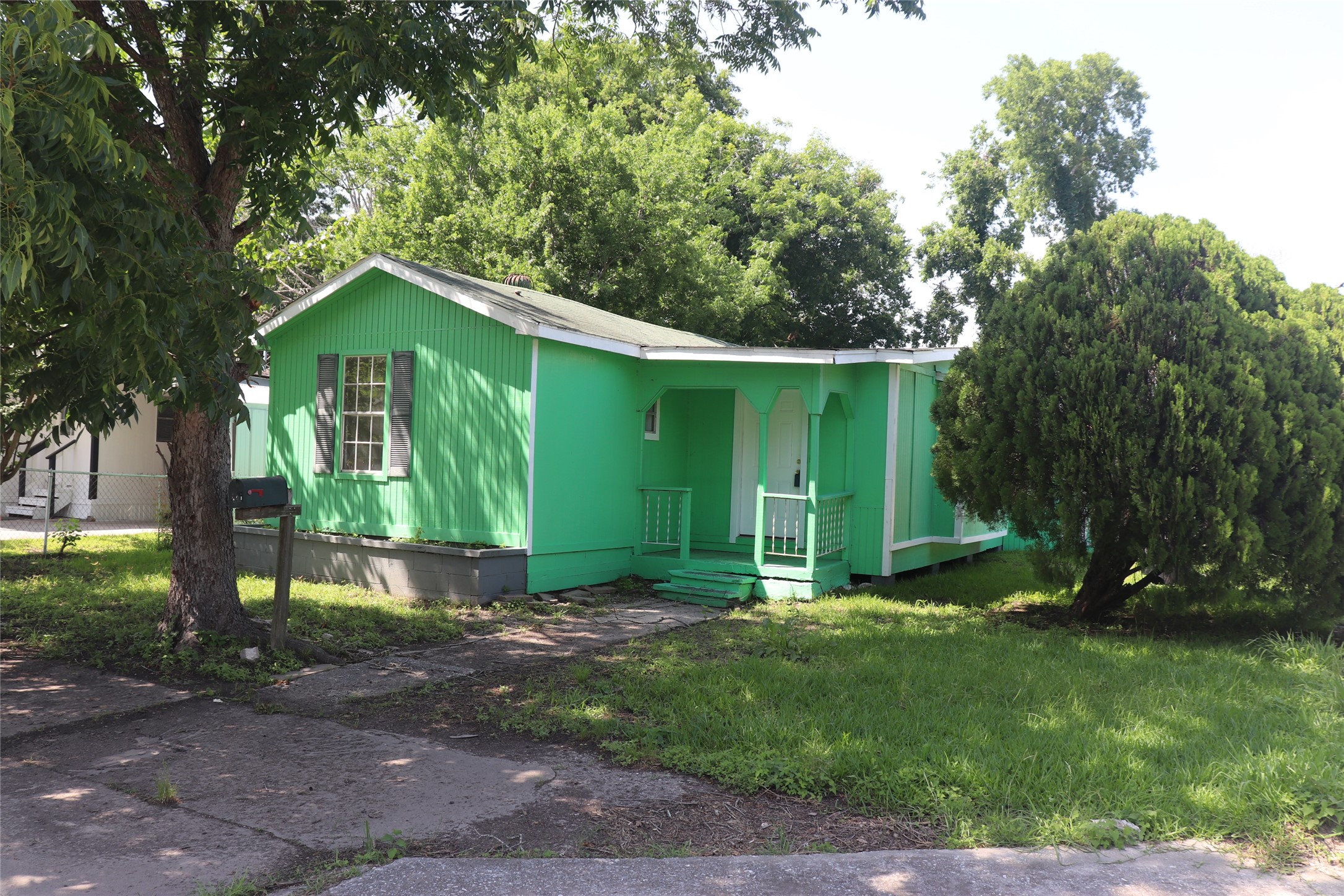 220 E Fayle Street Baytown TX 77520