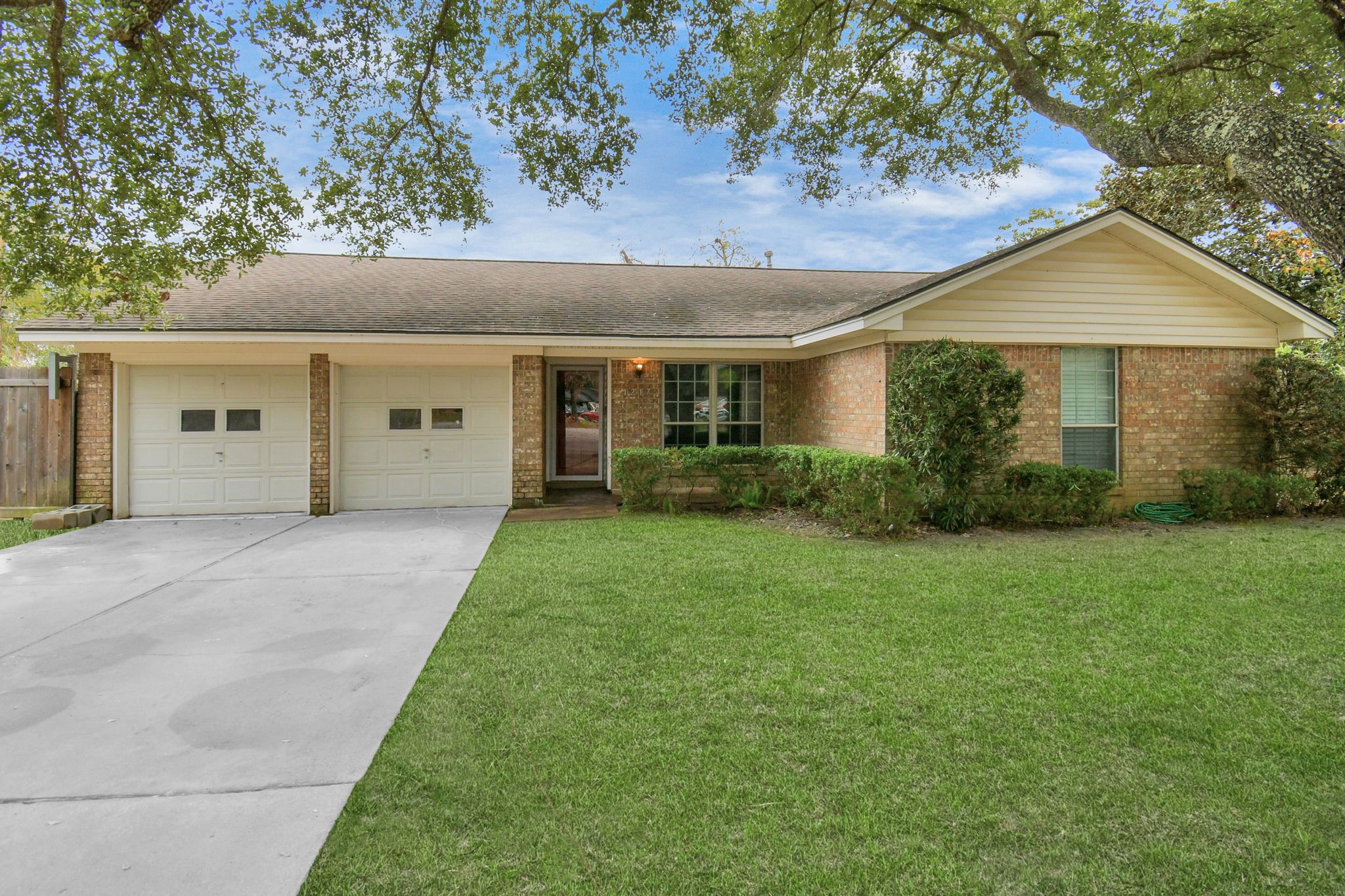 1217 Southbend Drive Alvin TX 77511