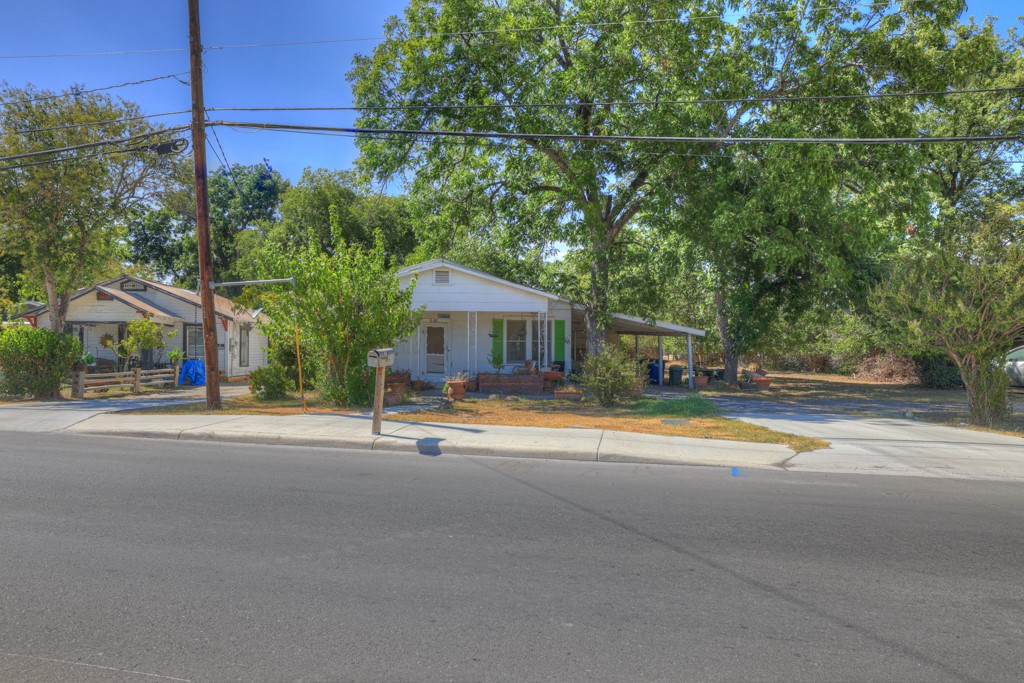 1648 W San Antonio Street New Braunfels TX 78130
