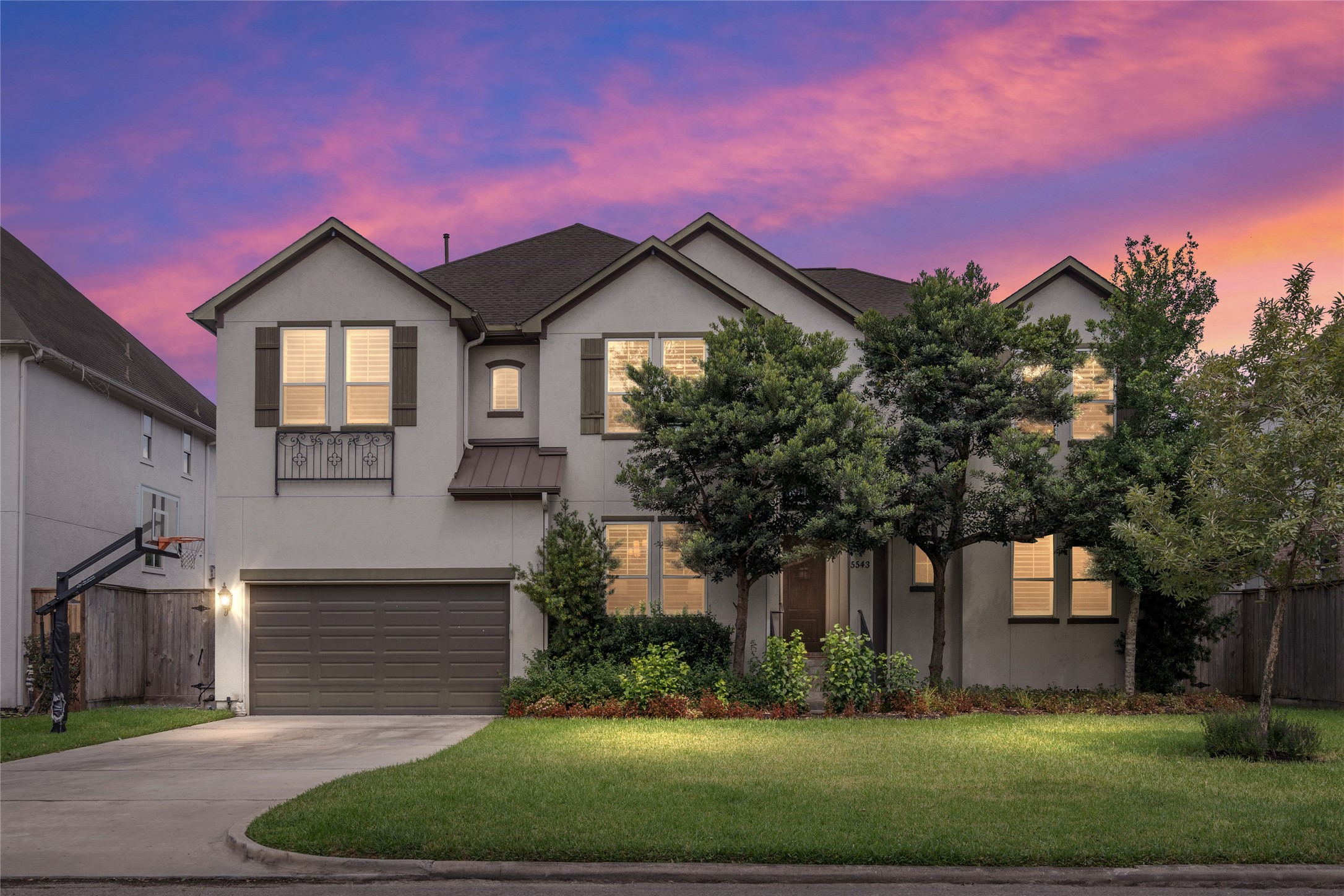 5543 Grand Lake Street Bellaire TX 77401