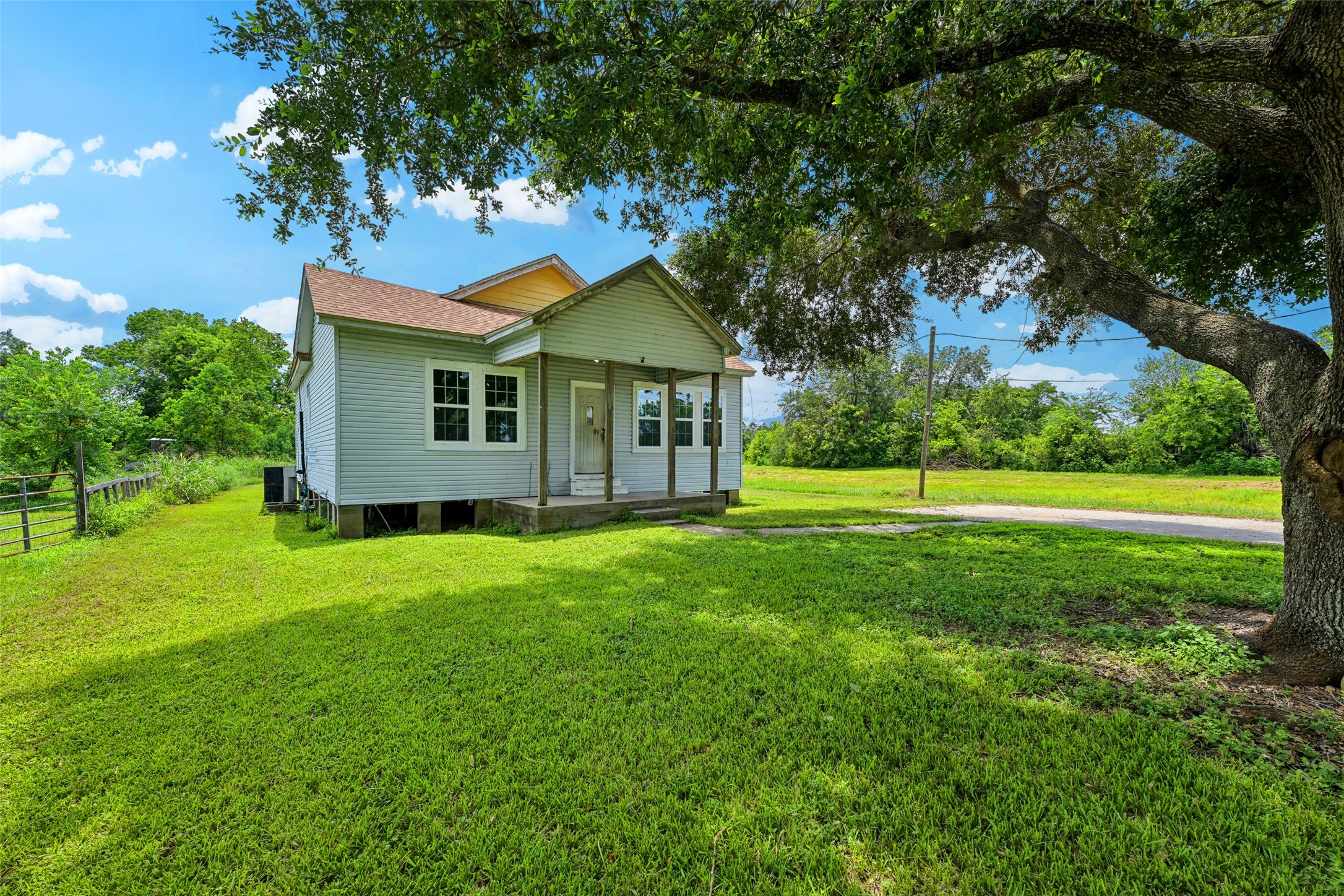 12241 W 6th Street Santa Fe TX 77510