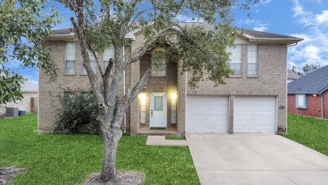 1918 North Thunderwood Circle Fresno TX 77545