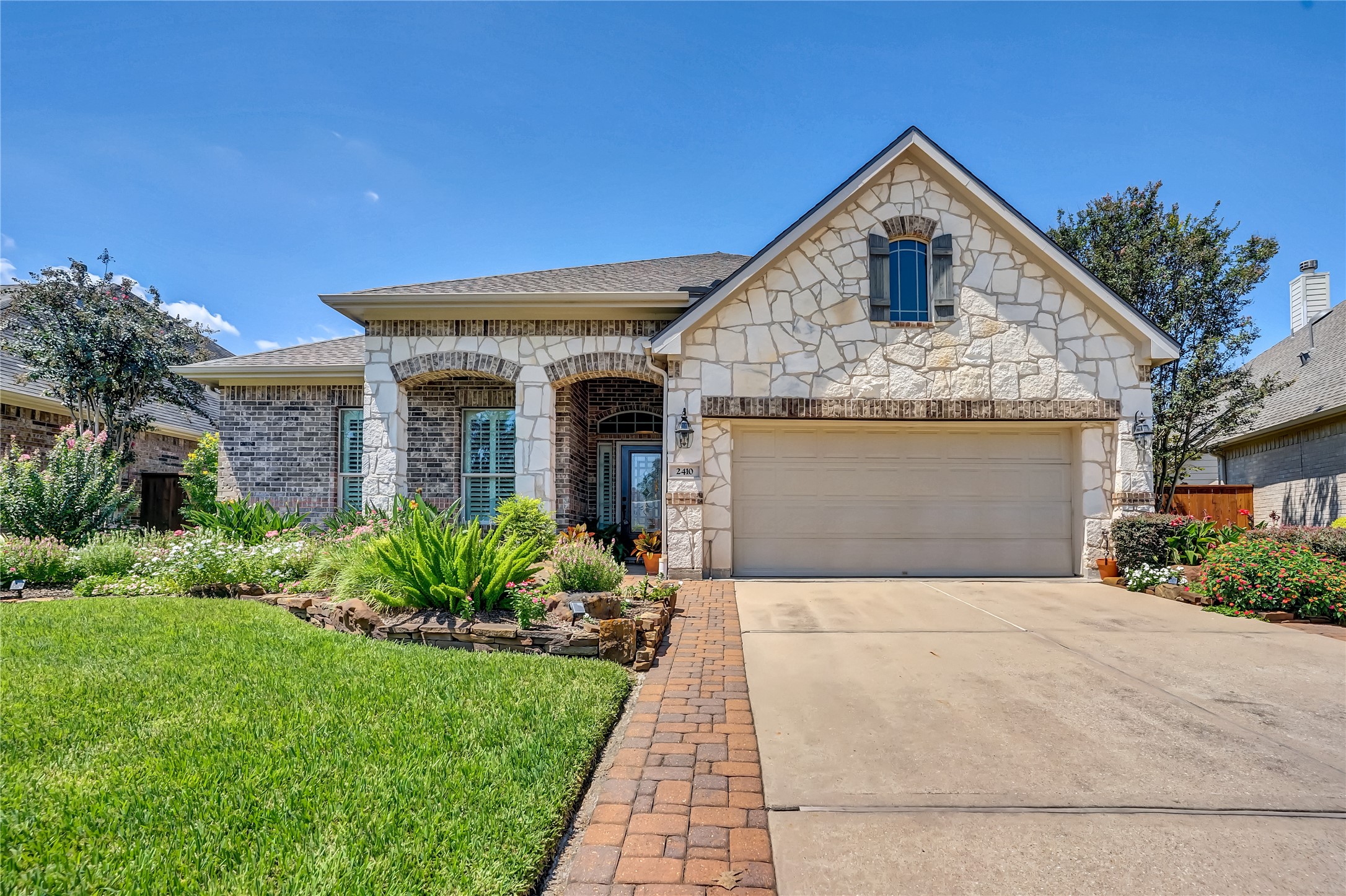 2410 W Tuschman Pearland TX 77581