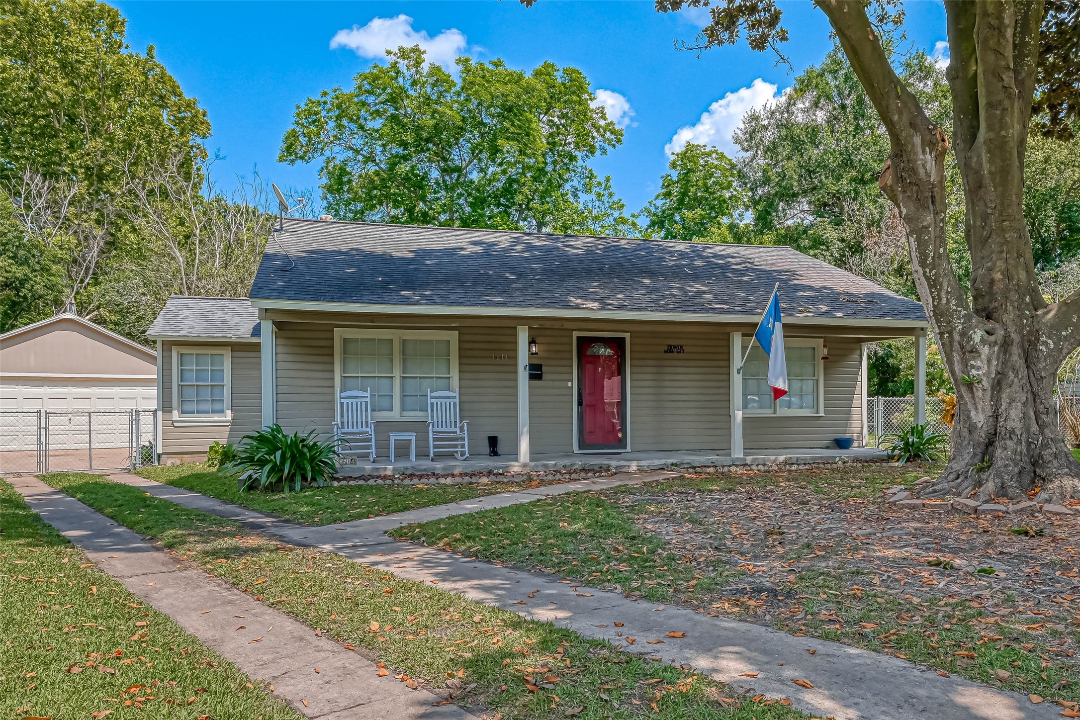 1614 Travis Court La Marque TX 77568