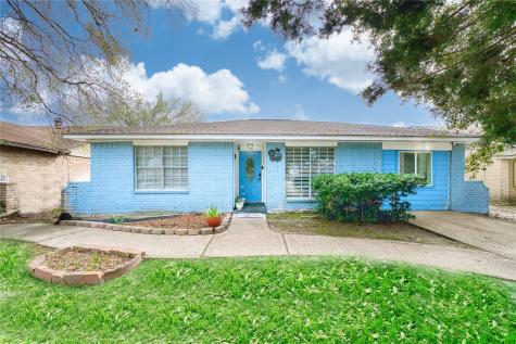 8678 Pearl Point Street Houston TX 77044