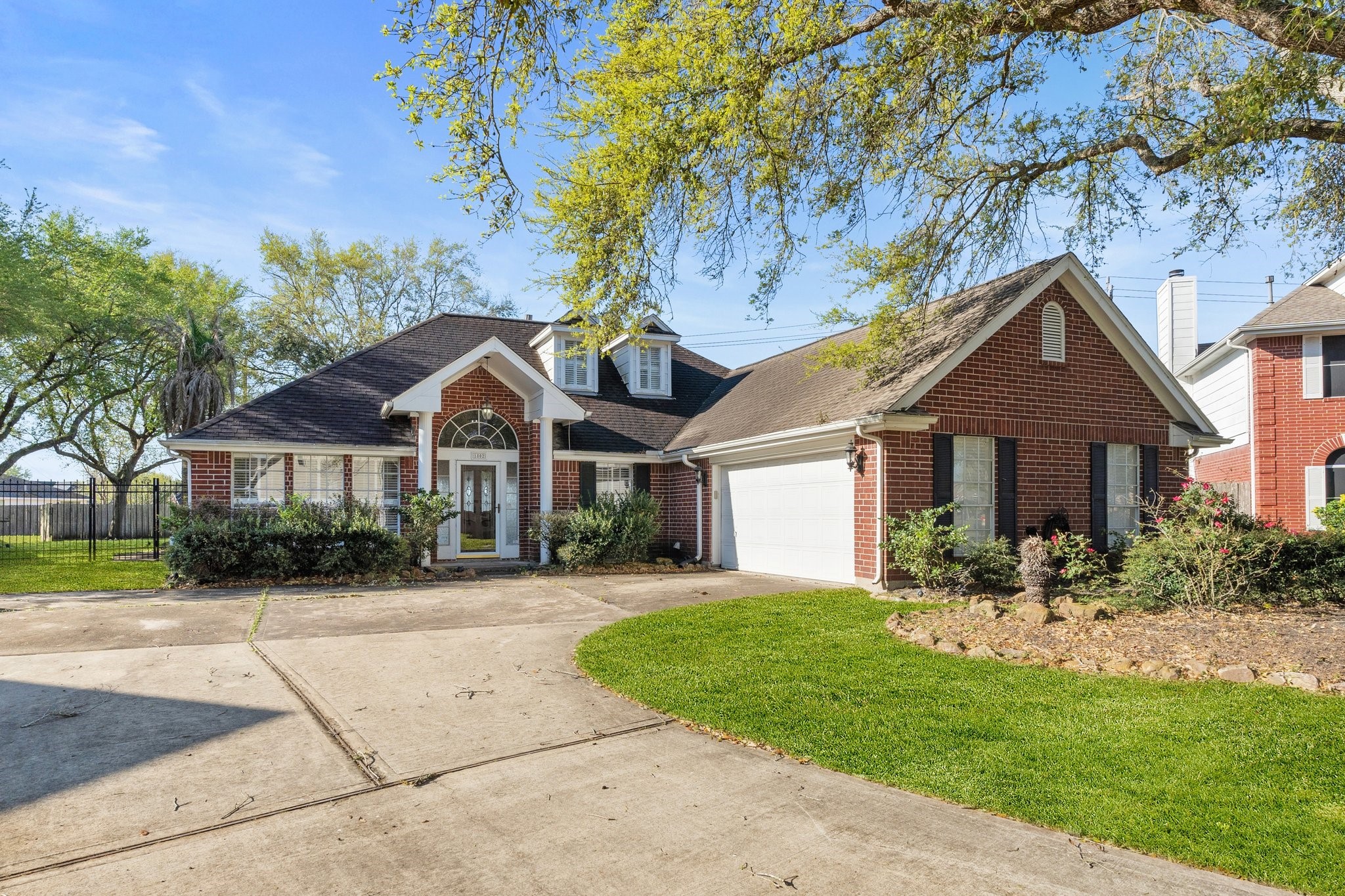 1802 Oakedge Drive Pearland TX 77581