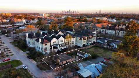 1822 W 23rd Street Houston TX 77008
