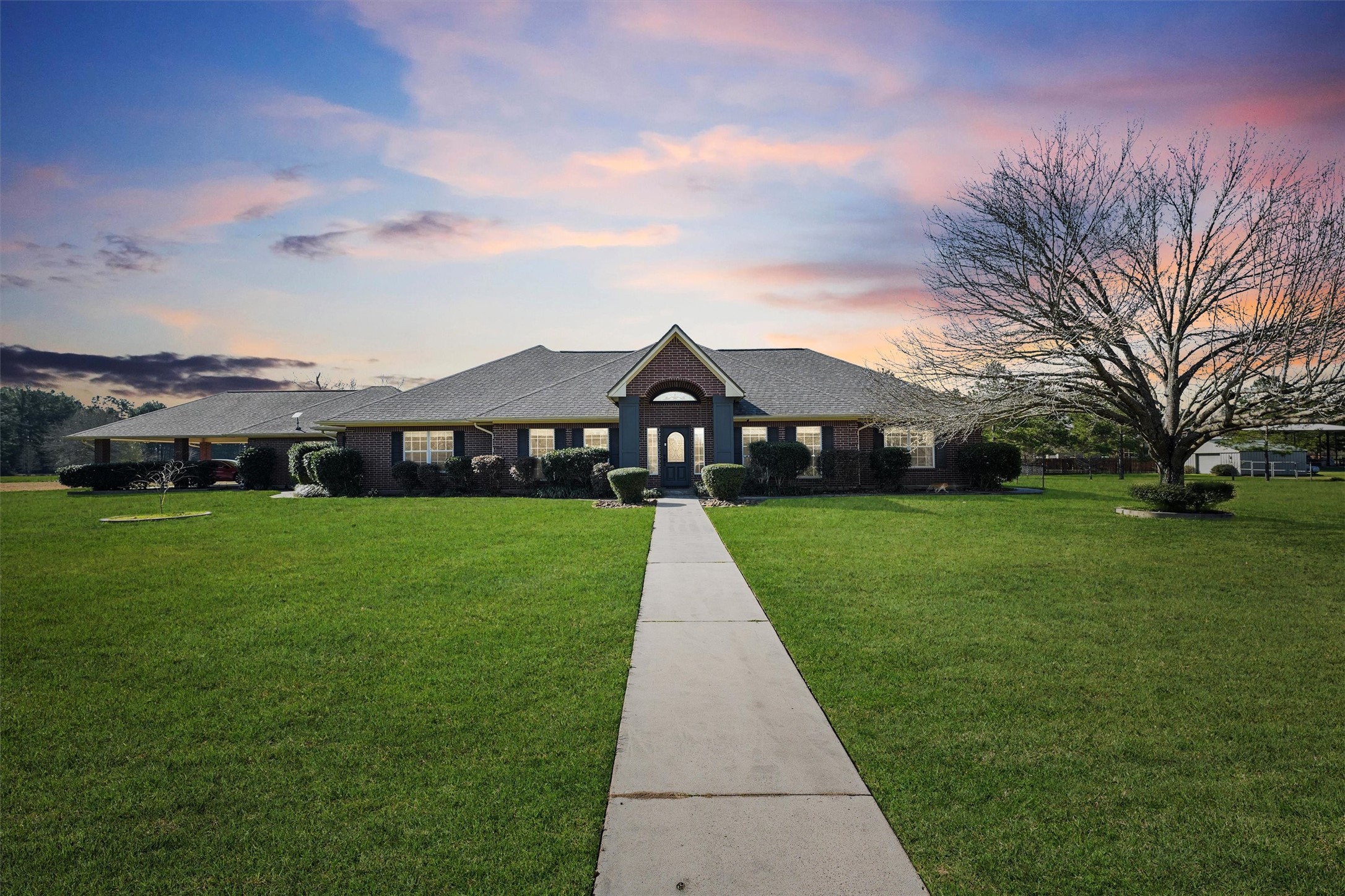 222 County Road 2209 N Cleveland TX 77327