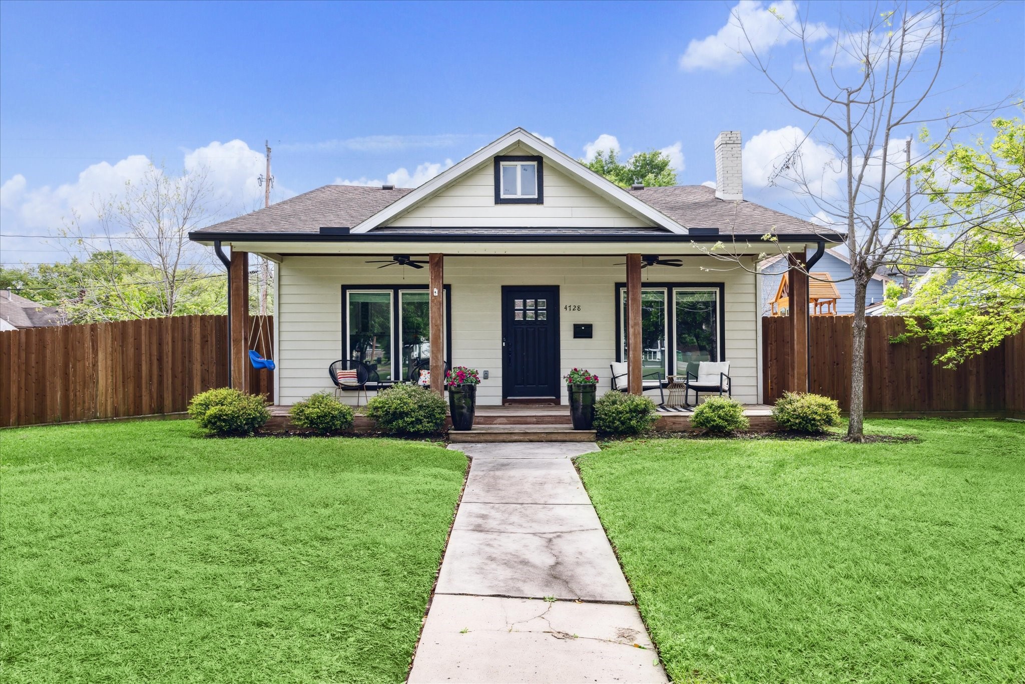 4728 Walker Street Houston TX 77023