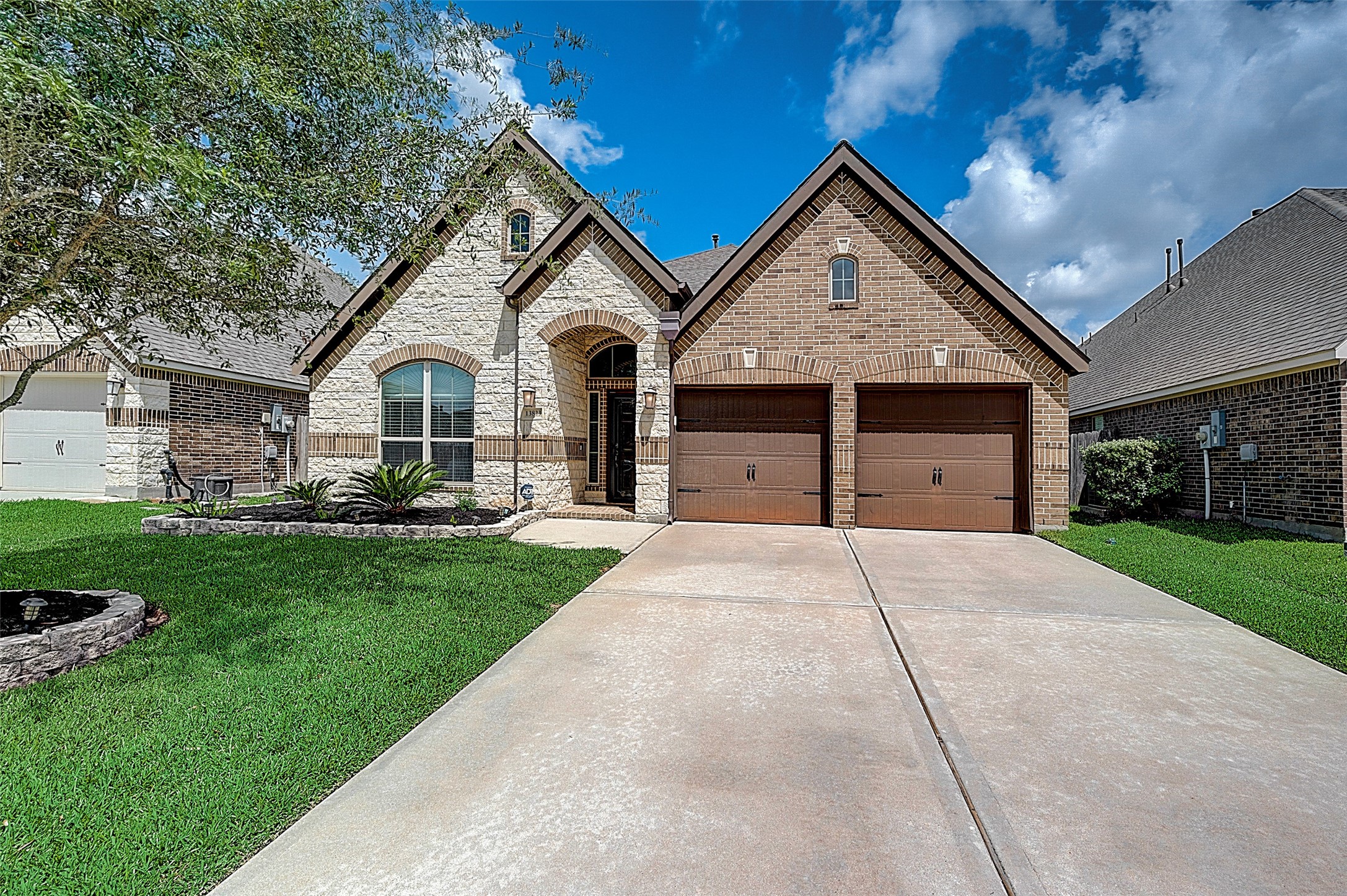 13823 Arbor Meadows Lane Pearland TX 77584