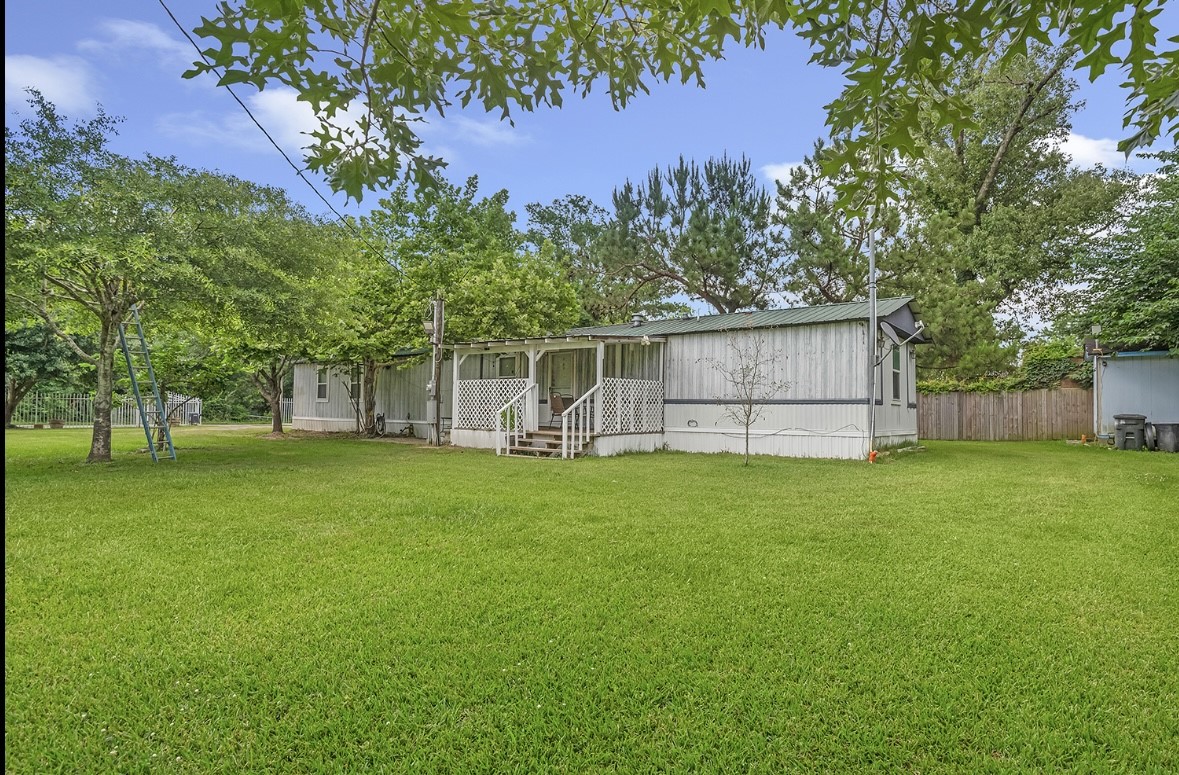 1305 N Blair Avenue Cleveland TX 77327