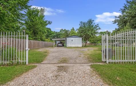 1305 N Blair Avenue Cleveland TX 77327