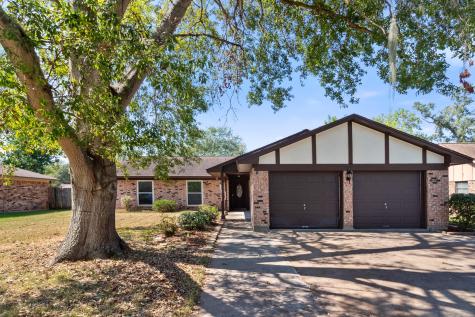 233 Petunia Street Lake Jackson TX 77566