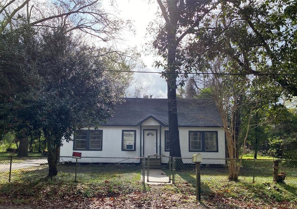 311 Larson Street Dayton TX 77535