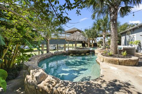 323 Tiki Drive Tiki Island TX 77554