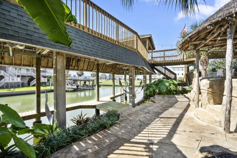 323 Tiki Drive Tiki Island TX 77554